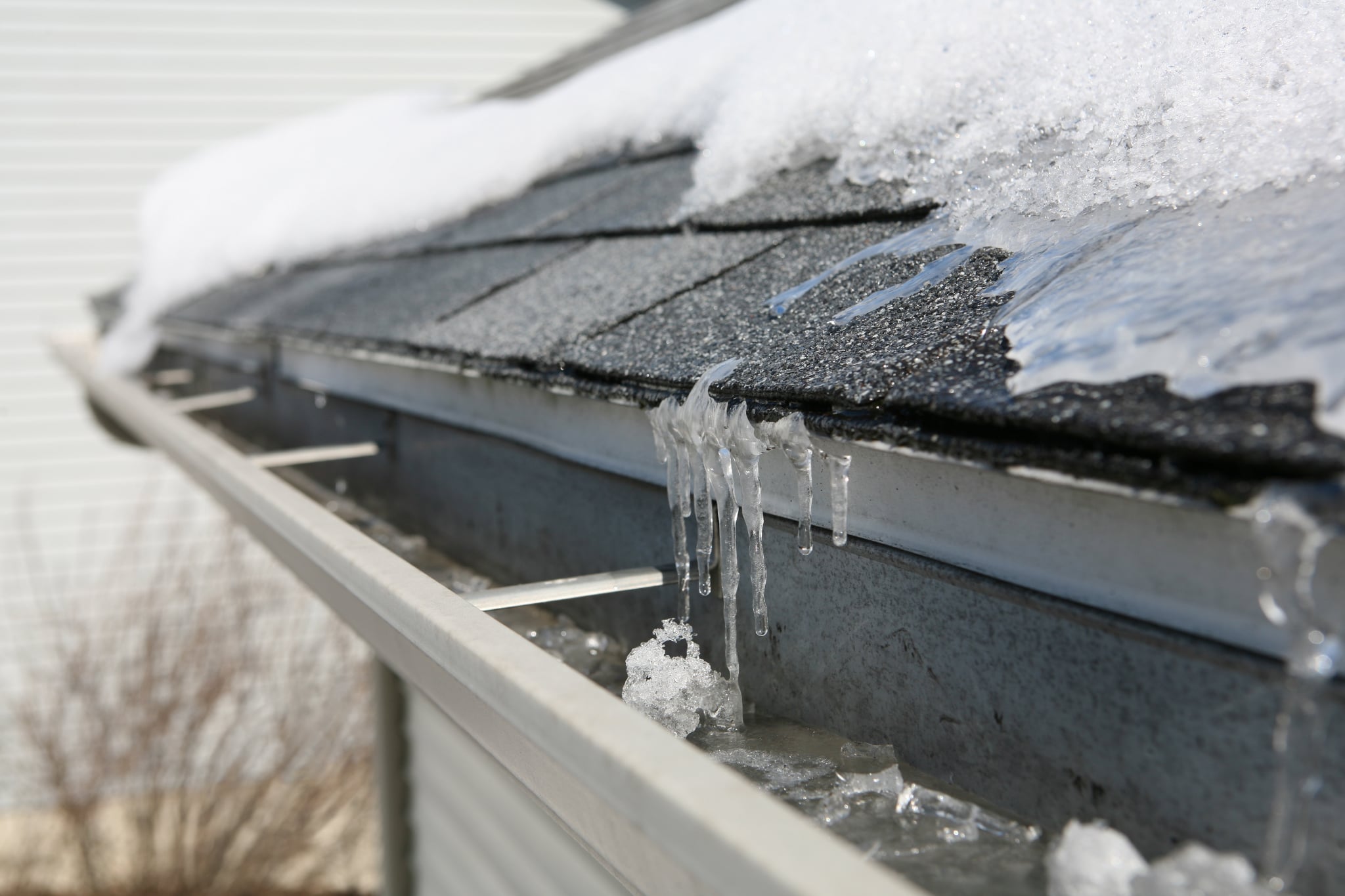Ice dam prevention and roof snow removal services in New Jersey